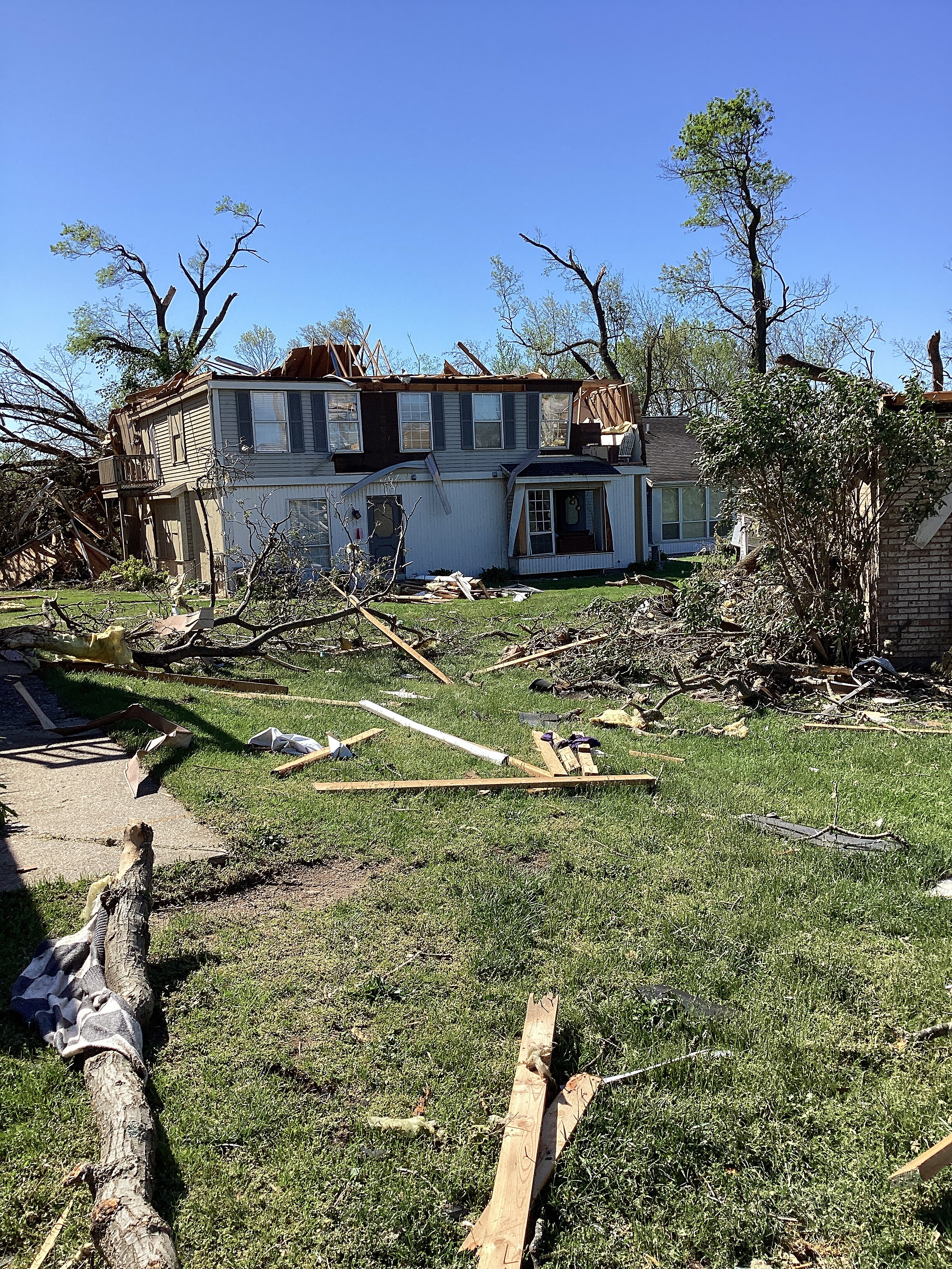 High-end EF2 damage at an apartment complex in Portage, Michigan.