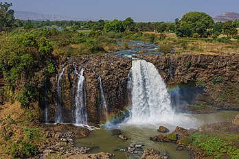 Les chutes du Nil Bleu (Éthiopie). (définition réelle 7 869 × 246)