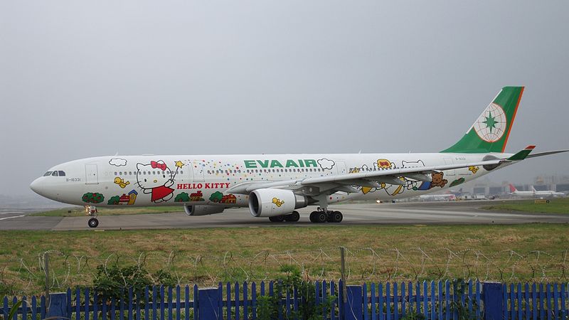 File:EVA AIR AIRBUS A330-300 HELLO KITTY IN RCSS.jpg