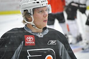 Erik Gustafsson (Philadelphia Flyers, 5 April 2011).jpg