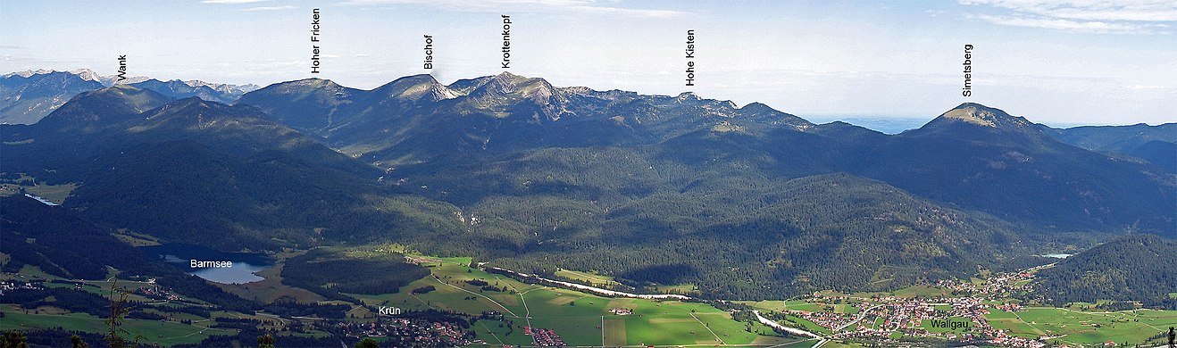 Hoher Fricken im Estergebirge (beschriftet) mit Wank. Krün, Wallgau and mountain Simetsberg.