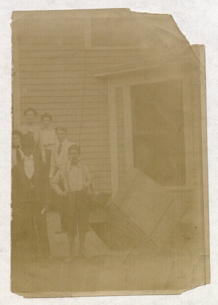 File:Faded photo of Early 20th Century African American and schoolchildren.png