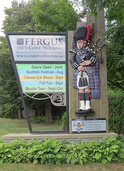 File:Fergus-Ontario-sign.jpg