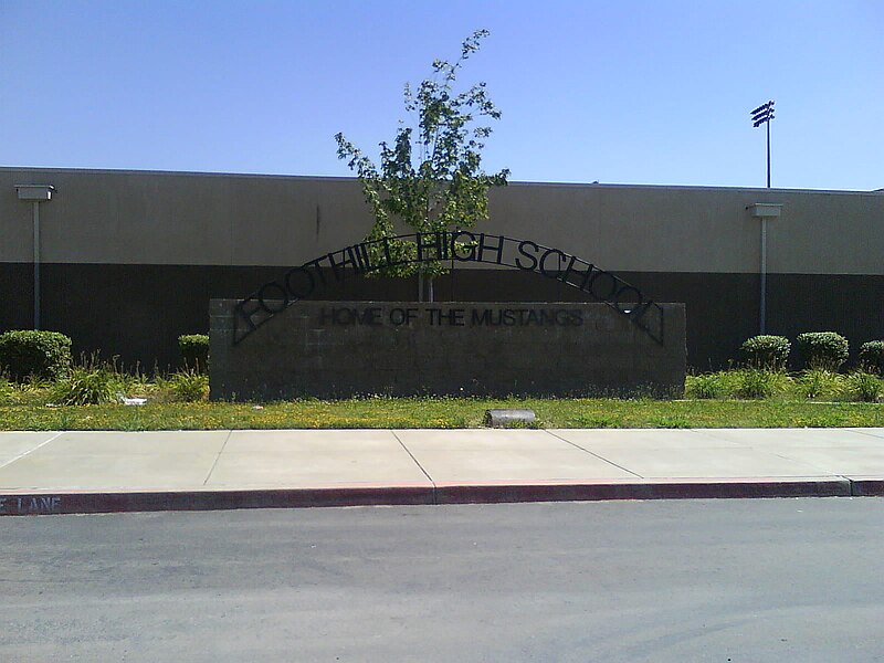 File:Foothill HS Sacramento.JPG