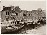 Afbraak van huizen langs de Baarsjesweg voor vervanging door nieuwbouw (op volgende foto); 1928.