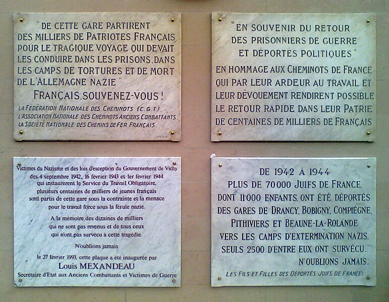 File:Gare Est plaques.jpg