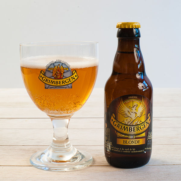 File:Grimbergen blonde - verre et bouteille.jpg