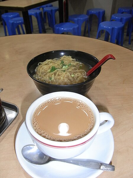 File:HK Sai Ying Pun Milk Tea cup tablespoon with Wonton noodle Aug-2012.JPG