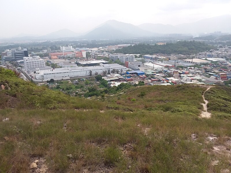 File:HK hiking Yuen Long District Tin Shui Wai to Lau Fau Shan March 2021 SSG 22.jpg