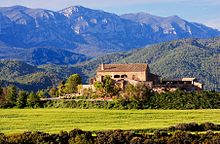 Masia of Heretat de Guardia (La Baronia de Rialb). After the Sentencia of Guadalupe, the masies ruled by emphyeutic system became one the basis of prosperity in Catalan countryside Heretatdeguardia.jpg