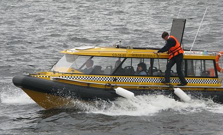 Schip Hitek 85C op de Primorskaya-lijn