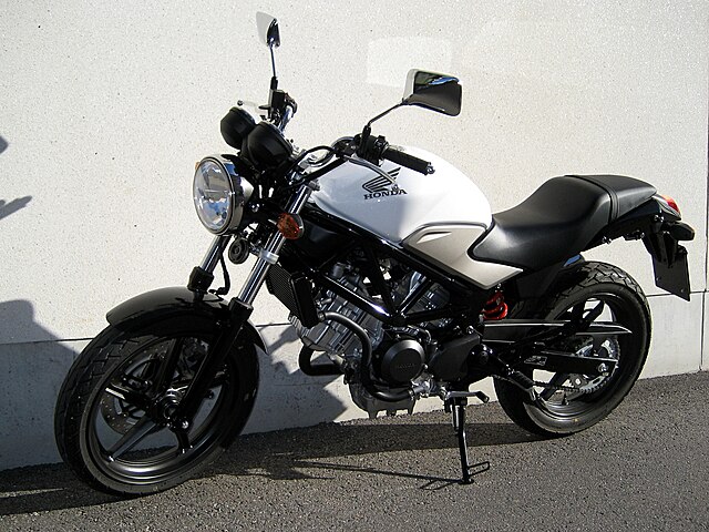 Fichier:Honda VTR250 2009 2.JPG — Wikipédia