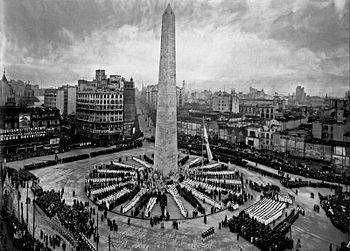 De inhuldiging van de obelisk in 1936