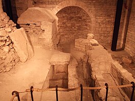 Tombs of Peucetian and Roman age found in the Ruvo Hypogeum Ipogeo cattedrale ruvo.JPG