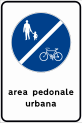 Area pedonale urbana con accesso consentito ai velocipedi