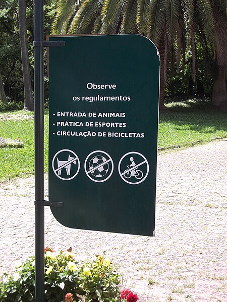 File:Jardim Botânico, Porto Alegre - placa.JPG