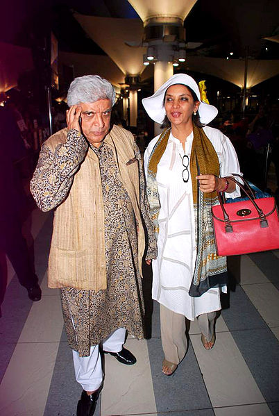 File:Javed Akhtar, Shabana Azmi return from IIFA 2012 01.jpg