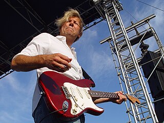 <span class="mw-page-title-main">Jeff Golub</span> American guitarist