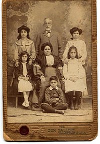 Maltese Jews in Valletta, 19th century JewishmalteseFamily.jpg