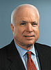 Oficjalne zdjęcie Johna McCaina z przyciętym portretem w tle.JPG