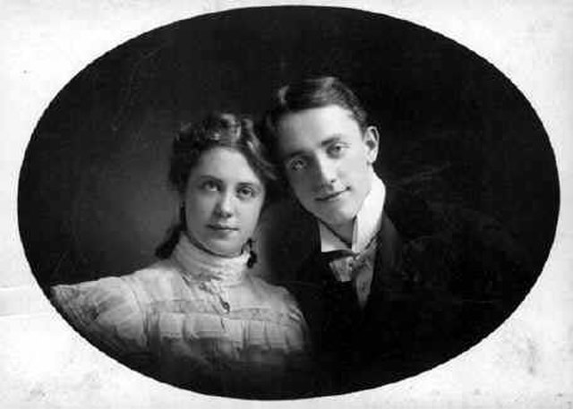 Cohan and his sister Josie in the 1890s