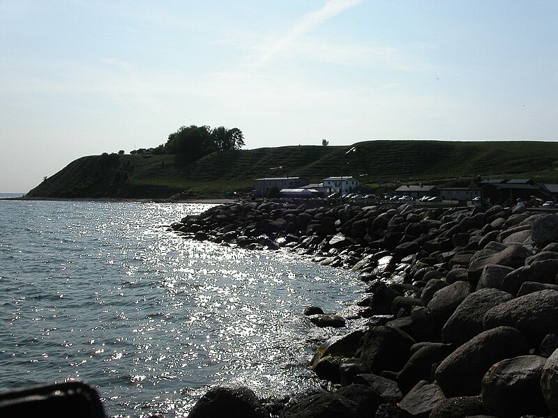 File:Kåseberga coast.JPG