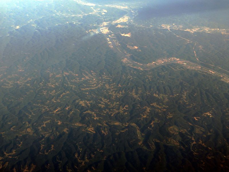 File:Kanawha River, Hometown, West Virginia (14311607289).jpg