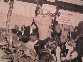 Кенни Дорхем Торонтодағы Metropole қонақ үйінде, 1954 ж.