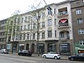 Double tenement house in closed development