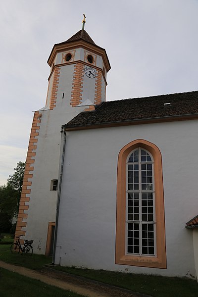 File:Kirche Kleinbautzen April 2018 (4).jpg