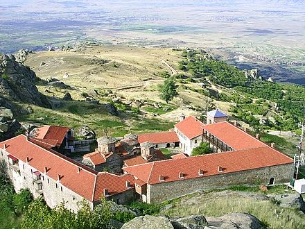 Les moines du monastère de Treskavets sont parmi les seuls à traduire des écrits religieux en macédonien