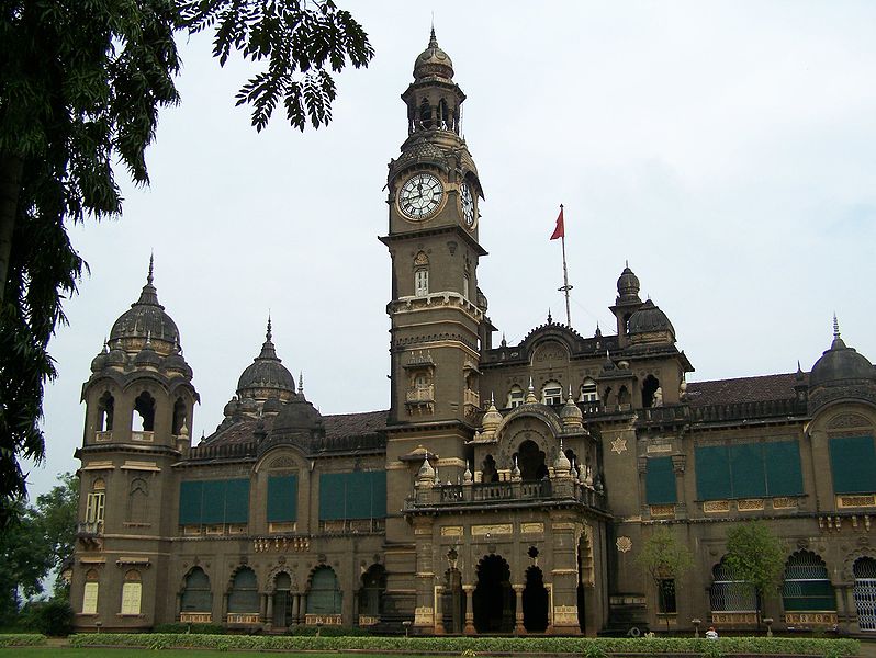 File:Kolhapur New Palace Tower.jpg