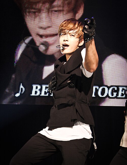 Se7en debuted under YG Entertainment in 2003