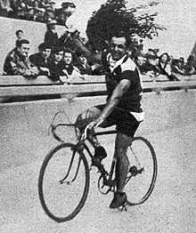 Léon Louyet, vainqueur de Paris-Vichy en juin 1933.jpg