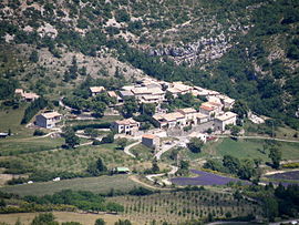 La Rochette-du-Buis'in genel bir görünümü