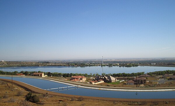 Picture of Lake Palmdale with the California Aqueduct in the foreground.