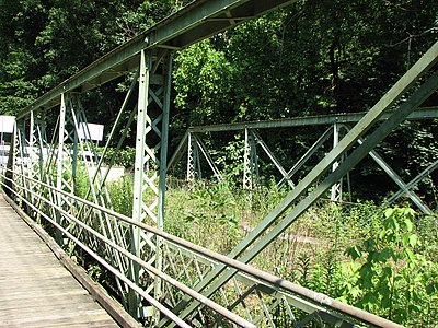 The deteriorating old bridge in 2008