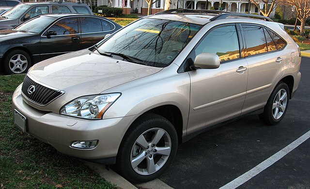 File:Lexus--RX330.jpg - Wikimedia Commons