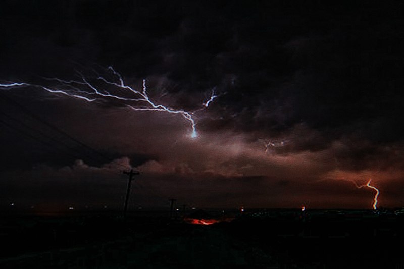 File:Lightning in the laurel mountains - panoramio (1).jpg