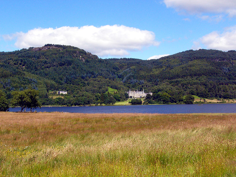 File:Loch Achne01.jpg