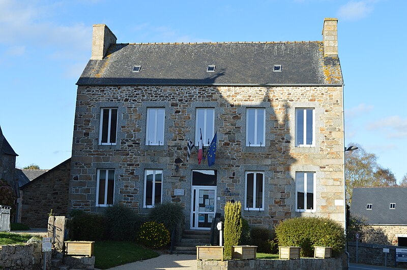 File:Mairie de Caouennec-Lanvézéac.jpg