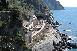 Manarola - Stazione ferroviaria.JPG