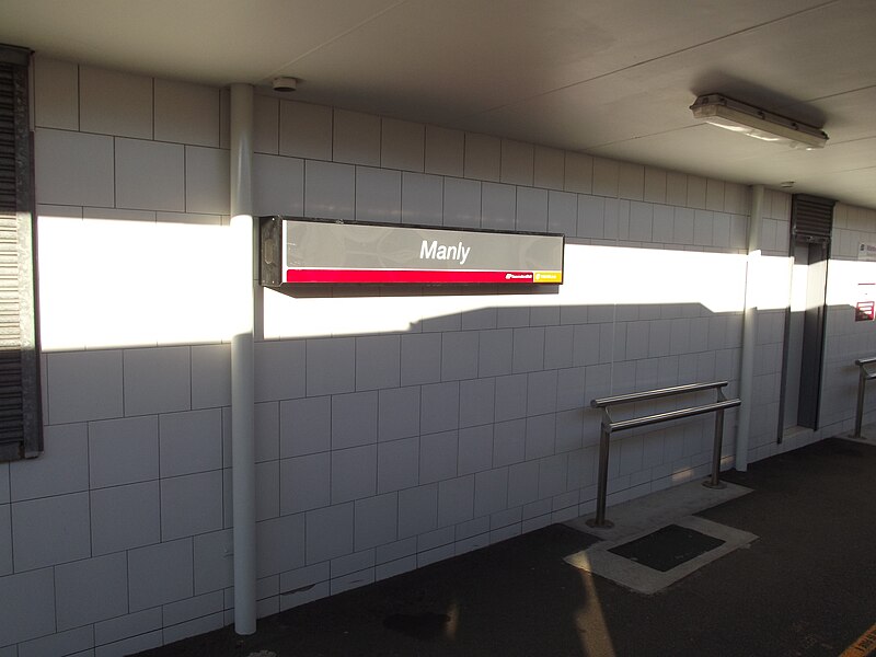 File:Manly Railway Station, Queensland, June 2012.JPG