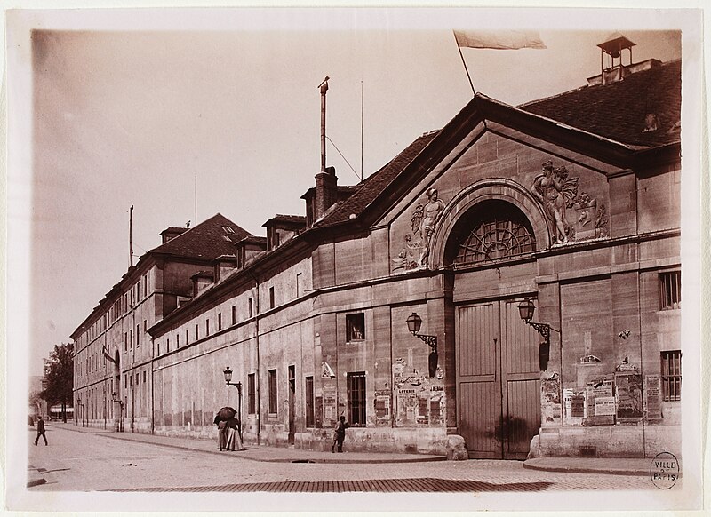 File:Manufacture de tabacs, côté longeant la rue Jean-Nicot ( vue prise de la rue de l'Université), 7ème arrondissement, Pari, PH40200.jpg