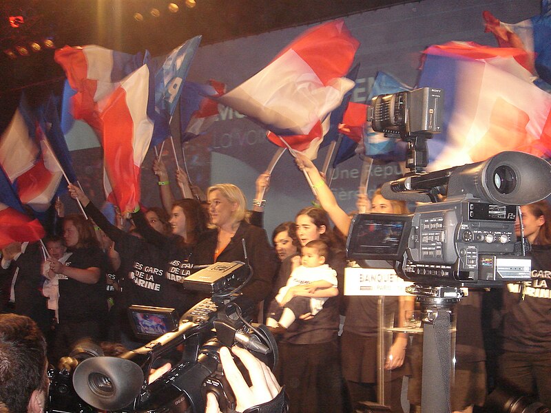 File:Marine Le Pen banquet des Mille Paris XV l maitrier éléctions presidentielles.jpg