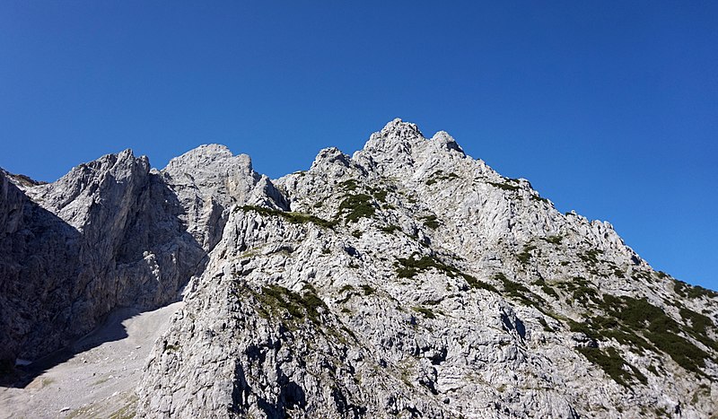 File:Mittenwald - mountain.jpg