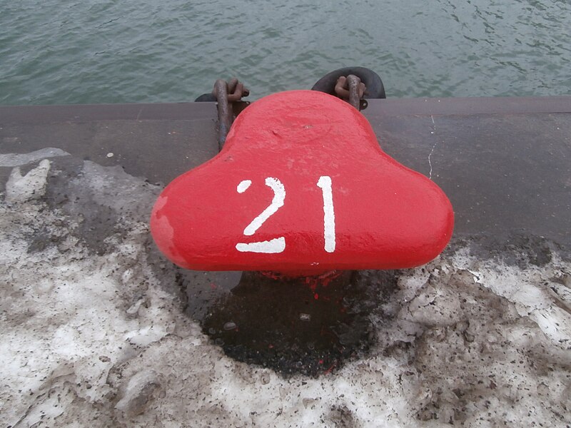 File:Mooring Bollard 21 Quay 8 Port of Tallinn 1 January 2015.JPG