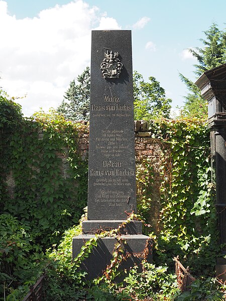 File:Moriz Gans von Ludasi grave, Vienna, 2017.jpg