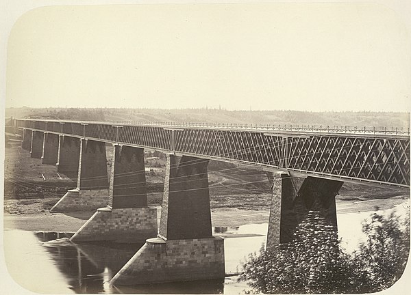Msta River Howe truss railroad bridge
