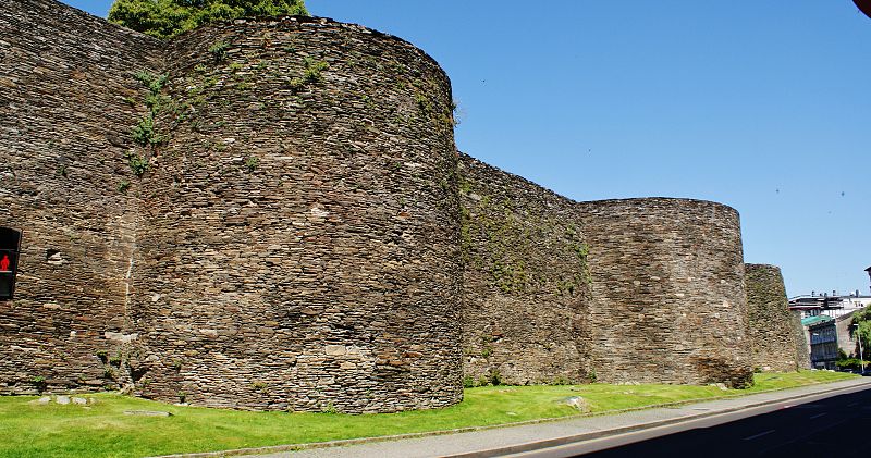 File:Muralla de Lugo, V.JPG